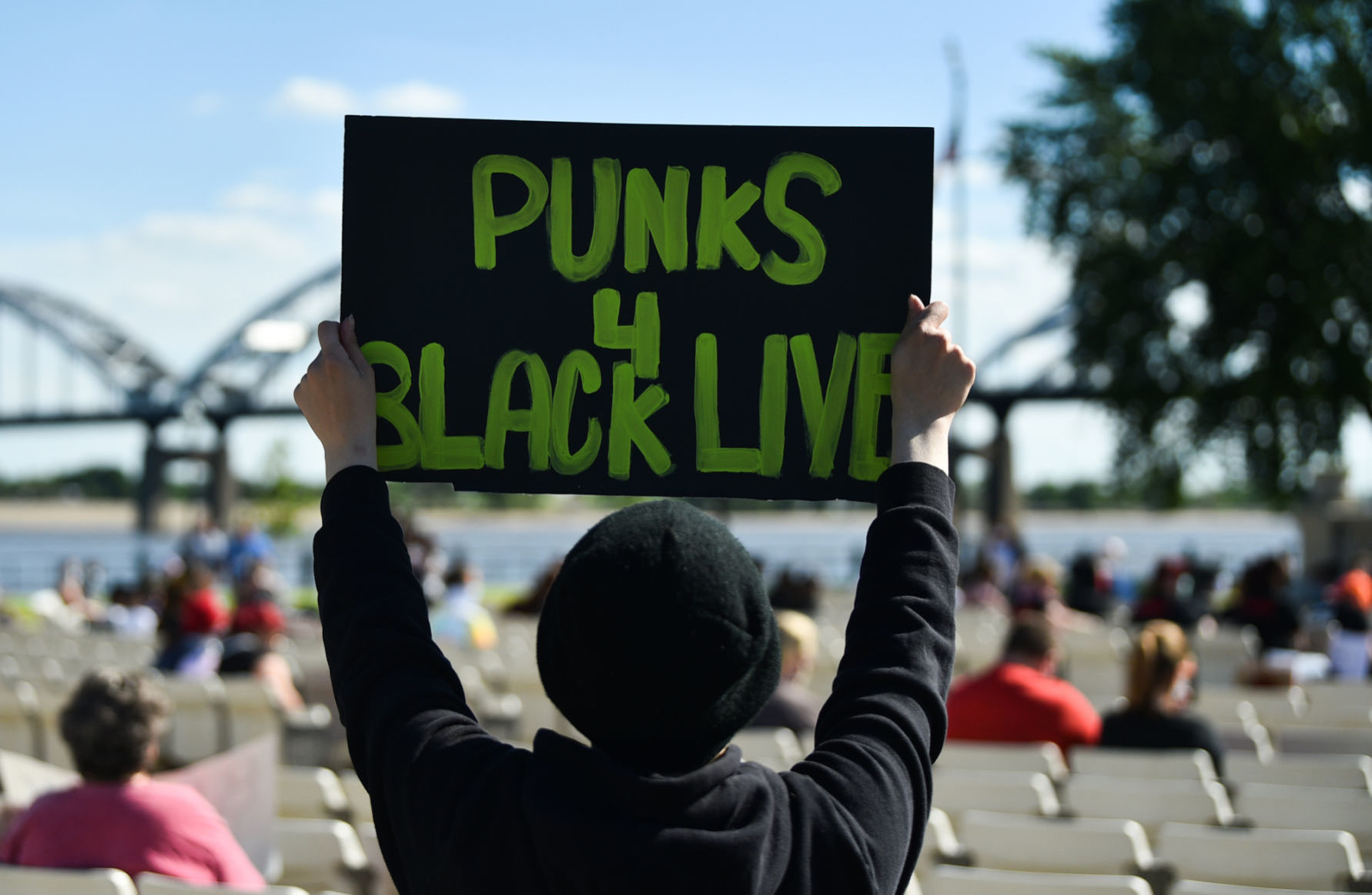 053120-qc-nws-protest-010